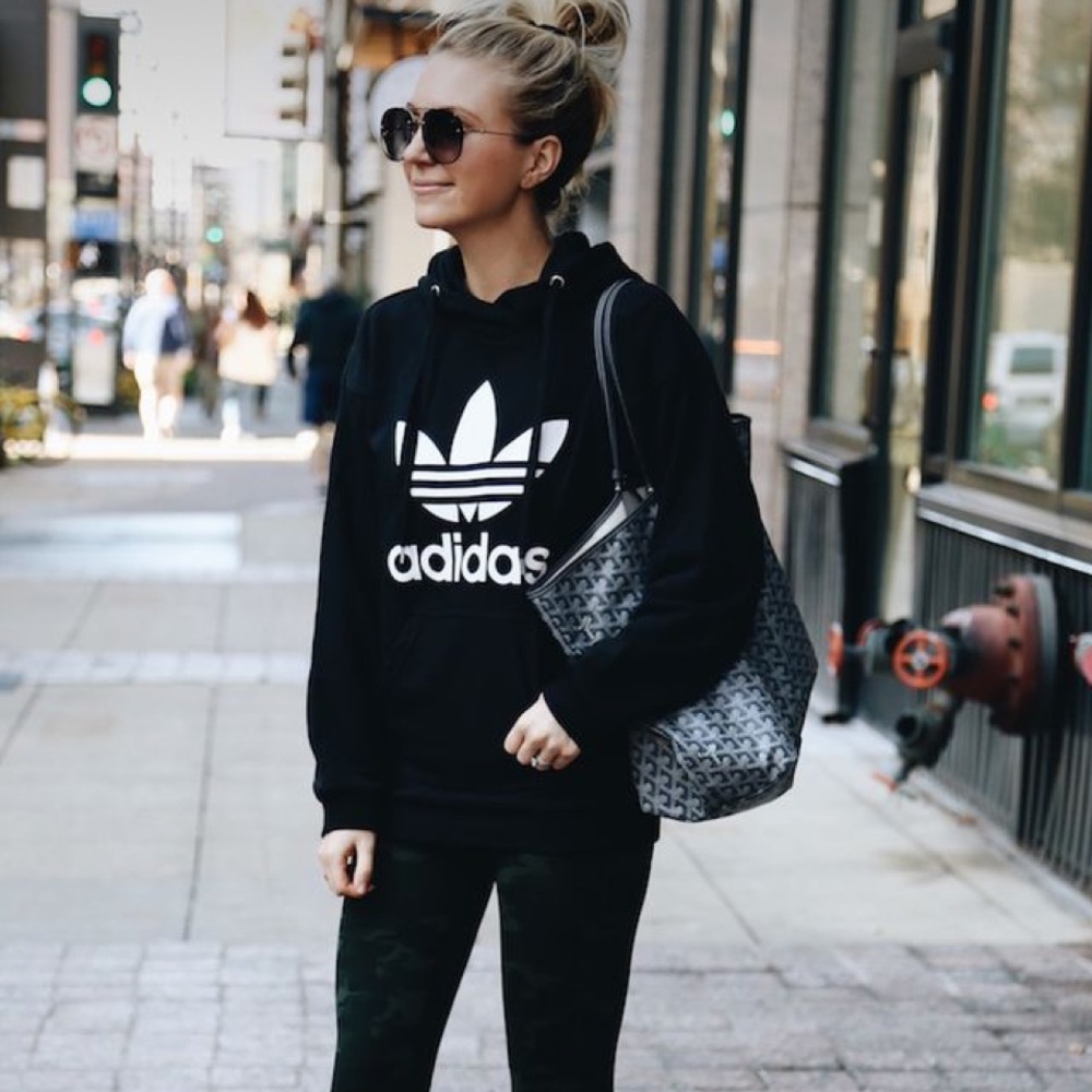 NWT ADIDAS Originals Trefoil Hoodie Sweatshirt Size Small